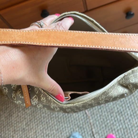 Dooney & Bourke Stylish Brown Shoulder Bag - Picture 3 of 3